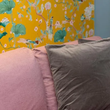 Colorful With Two Bedrooms In Center By Renters Varsóvia