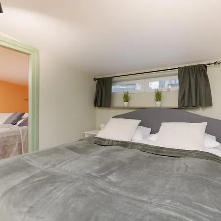 Colorful With Two Bedrooms In Center By Renters Apartment