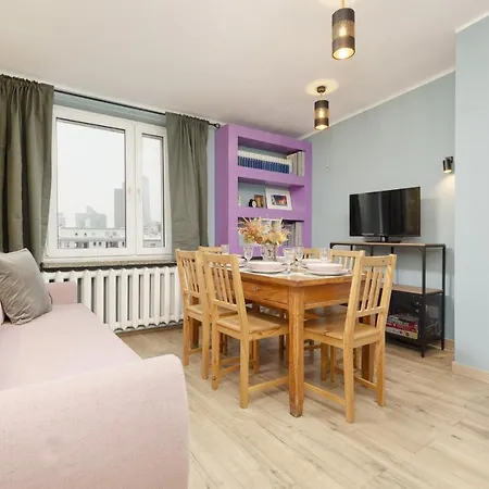 Colorful With Two Bedrooms In Center By Renters
