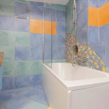 Lejlighed Colorful With Two Bedrooms In Center By Renters